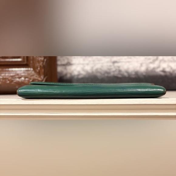 Authentic Vintage Louis Vuitton Wallet - Picture 9 of 11